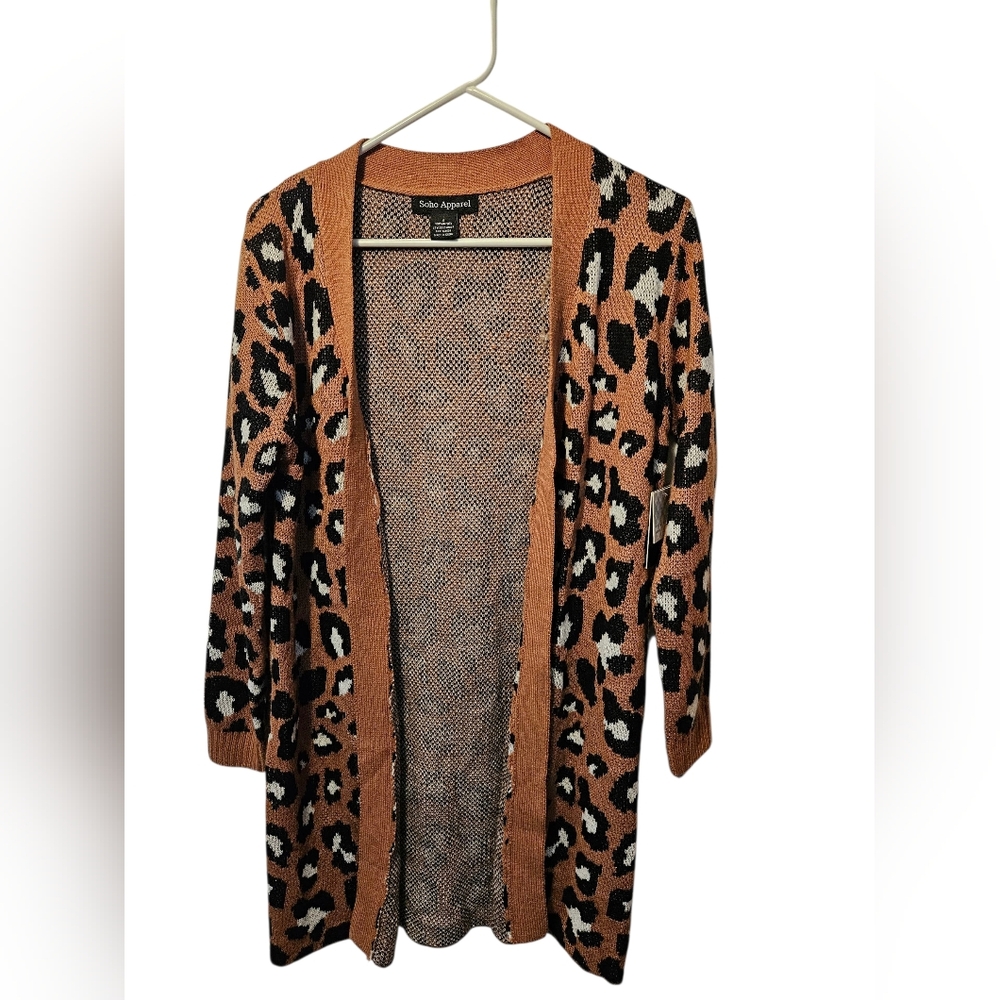 Soho Apparel Leopard Sweater Size Small